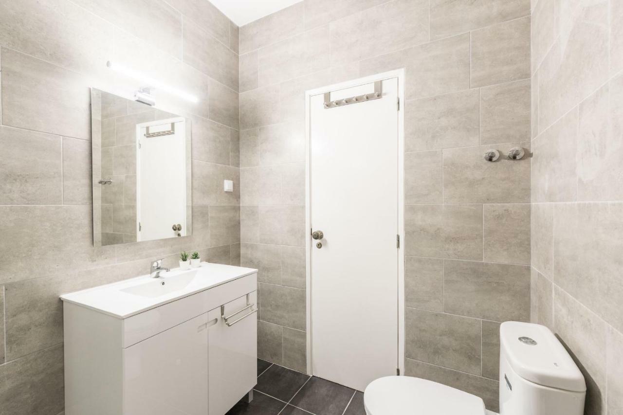 Lovelystay - 3 Bedroom Apartment In Вила до Биспо Екстериор снимка
